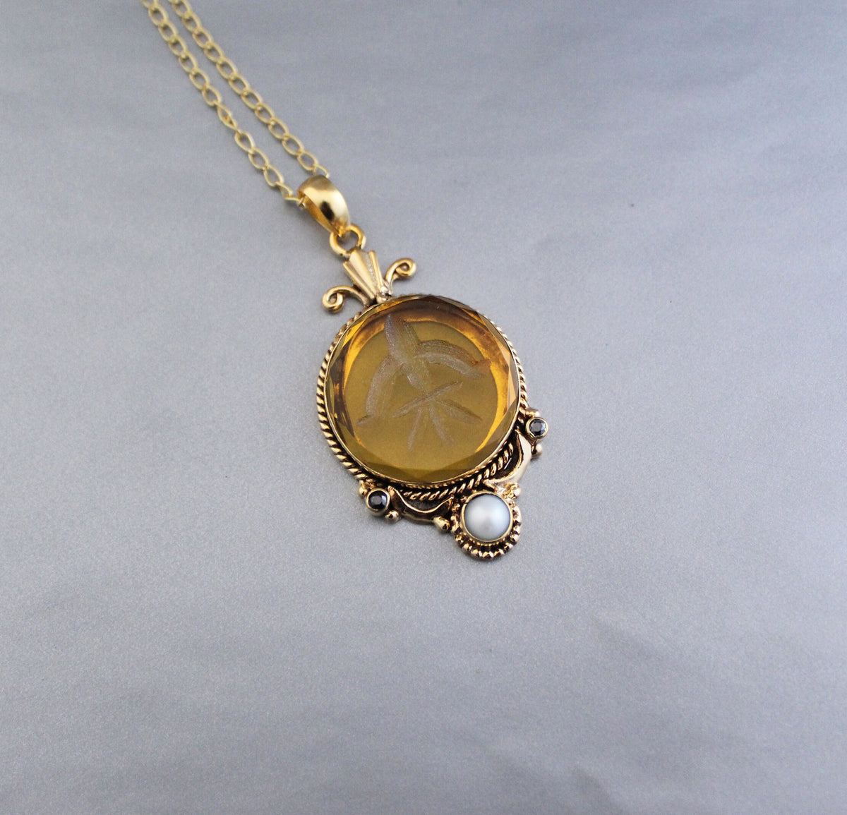 Yellow Intaglio Pendant Necklace, Edwardian Style, Brass, photo 9