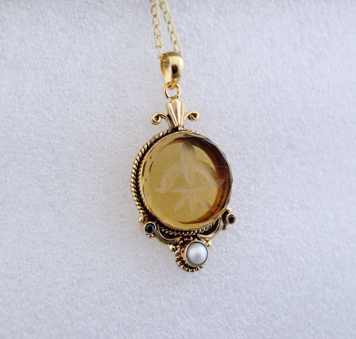 Yellow Intaglio Pendant Necklace, Edwardian Style, Brass, photo 8