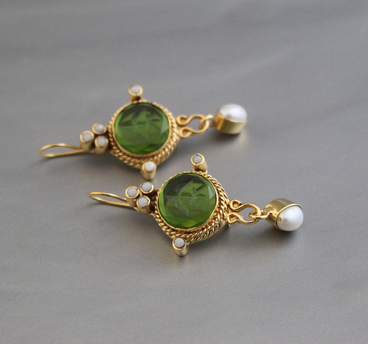 Small Green Round Intaglio Earrings, Art Deco Style, Gold Plated, photo 7