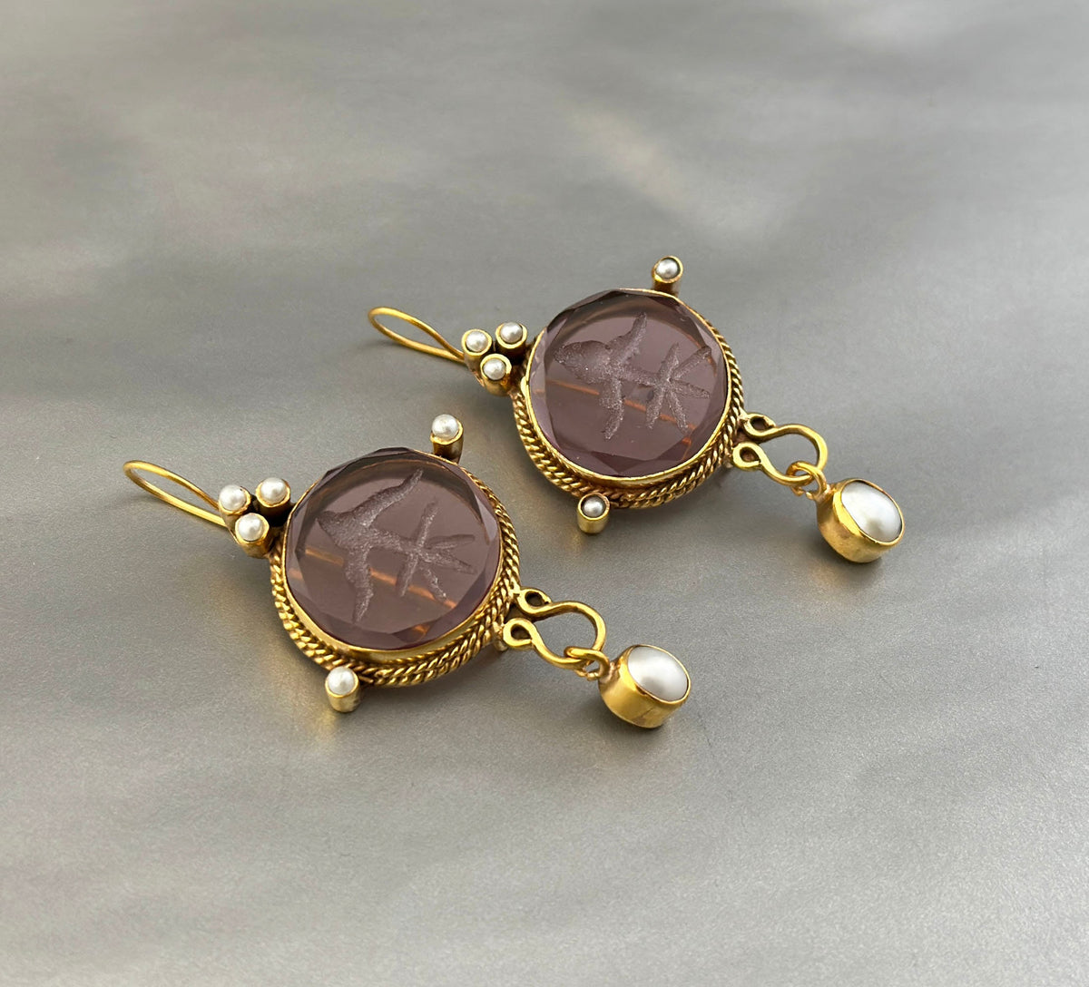 Purple Fleur-de-lis Intaglio Earrings, Gold and Pearl, photo 6
