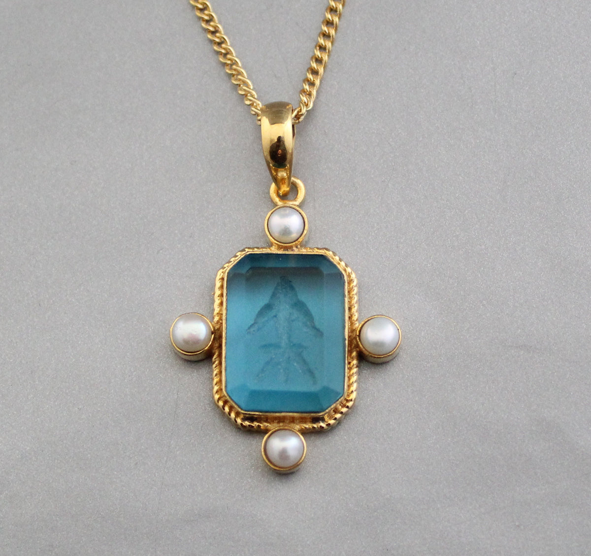 Blue Fleur-de-lis Intaglio Necklace, Victorian Pendant, Gold Plated, photo 5
