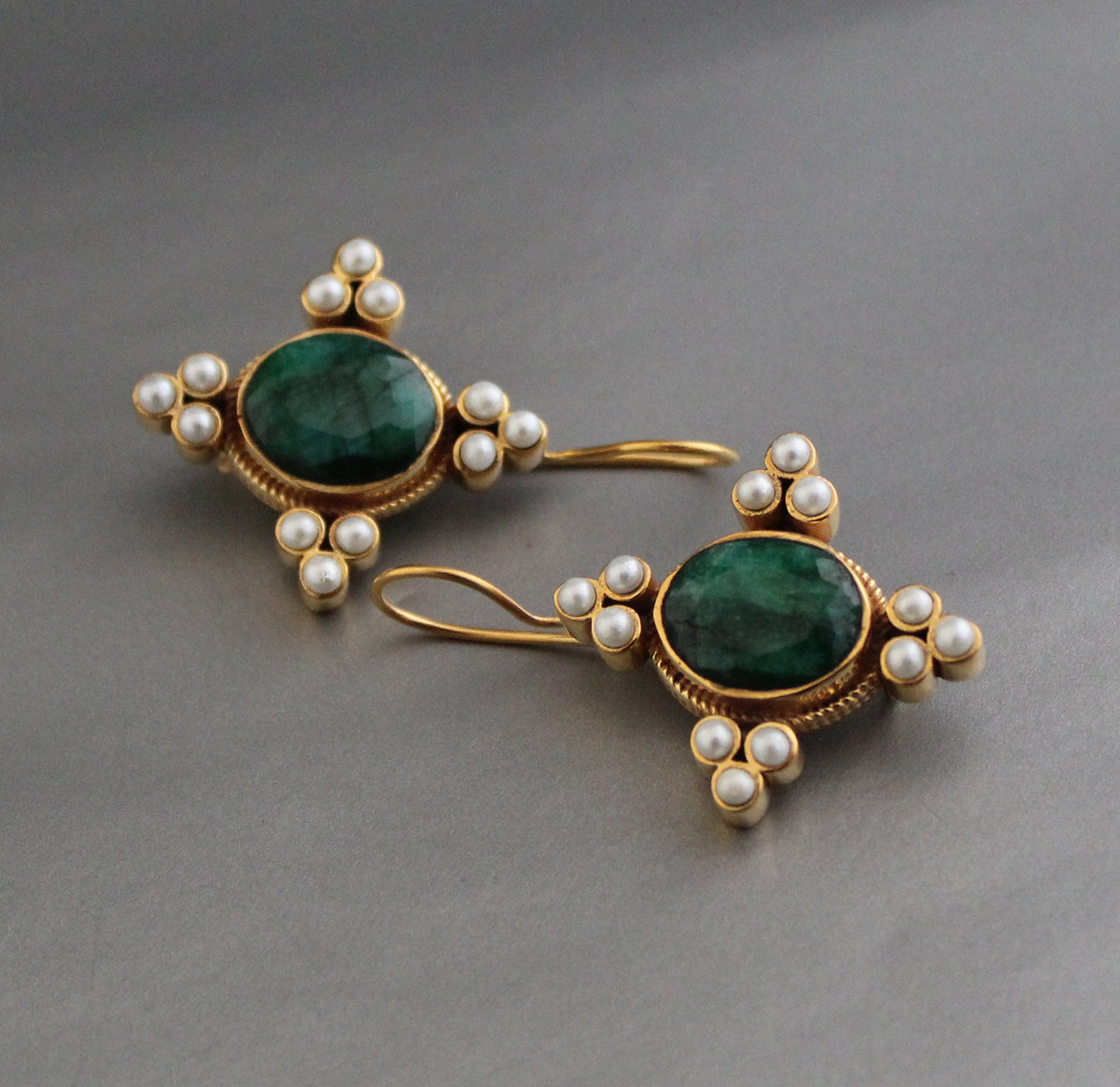 Emerald Oval Intaglio Earrings, 1920s Bridal Style, Gold, photo 2