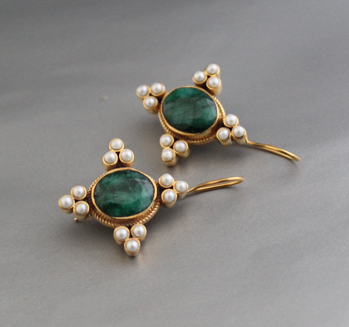 Emerald Oval Intaglio Earrings, 1920s Bridal Style, Gold, photo 4