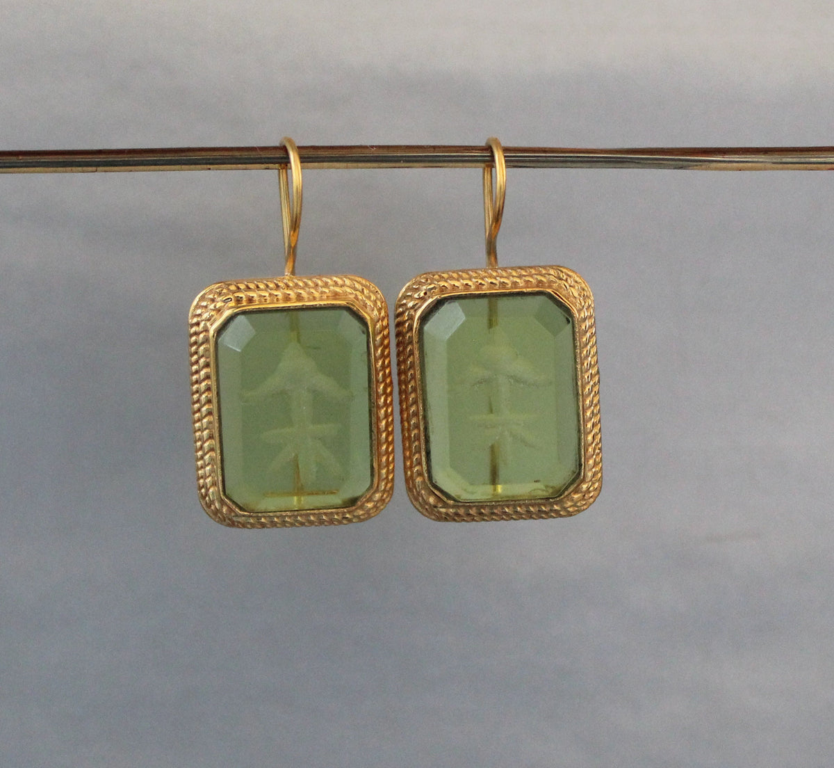 Green Glass Intaglio Earrings, Edwardian Art Deco Style, 18K Gold, photo 2