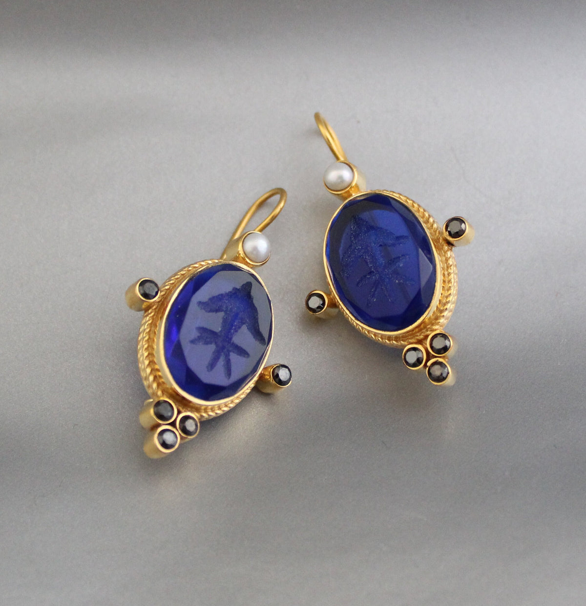 Blue Fleur-de-lis Intaglio Earrings, Vintage Gold Filled, photo 10