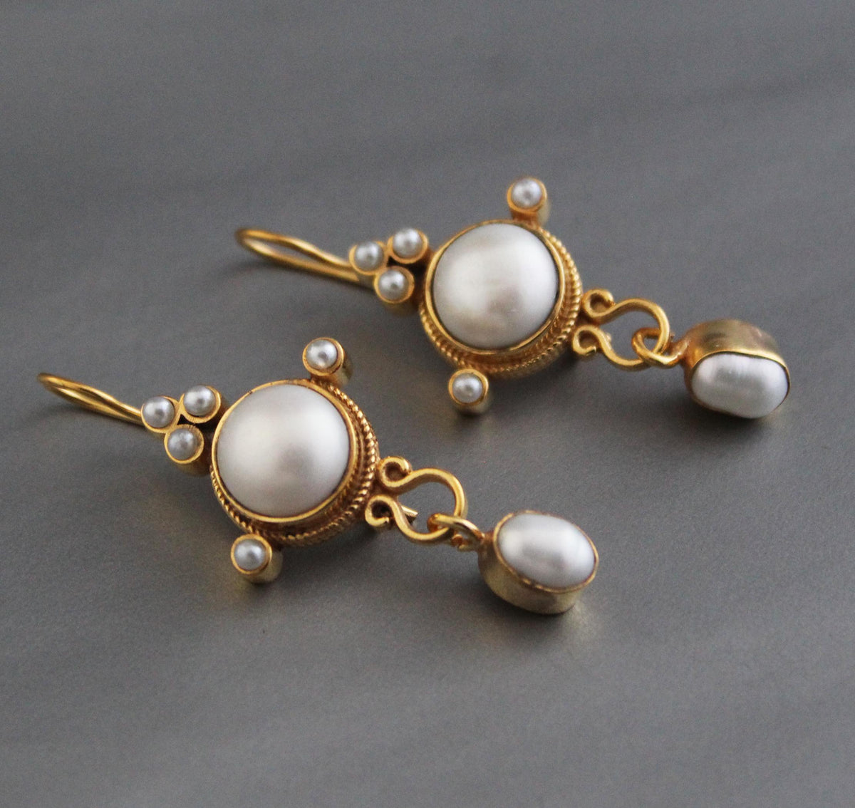 Intaglio Pearl Earrings, 1920s Vintage Style, Gold, photo 6