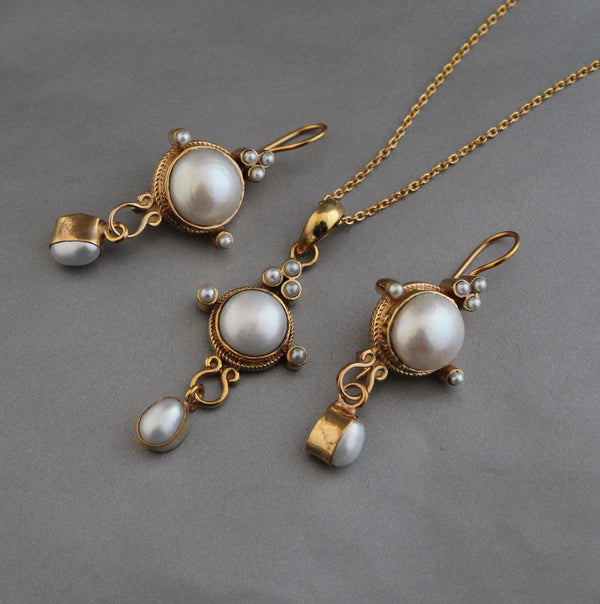Intaglio Necklace and Earrings Set, Vintage Gold with Pearls
