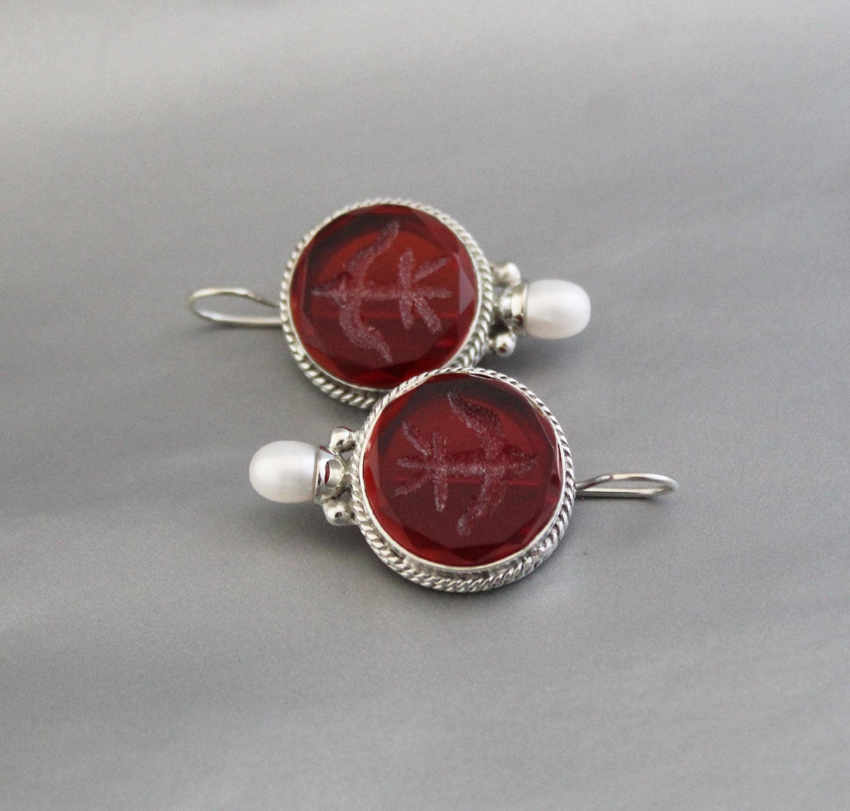 Red Crystal Fleur-de-lis Intaglio Earrings, Victorian Style, 925 Sterling Silver, photo 6