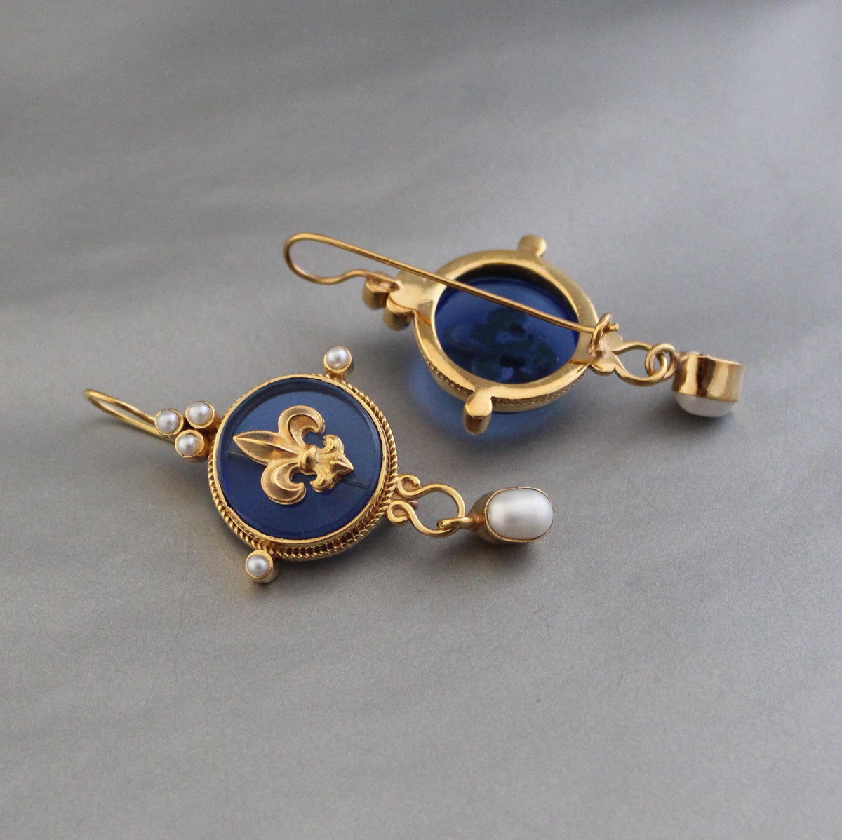 Fleur-de-lis Intaglio Glass Earrings, Handmade Bridal, Gold Plated, photo 2