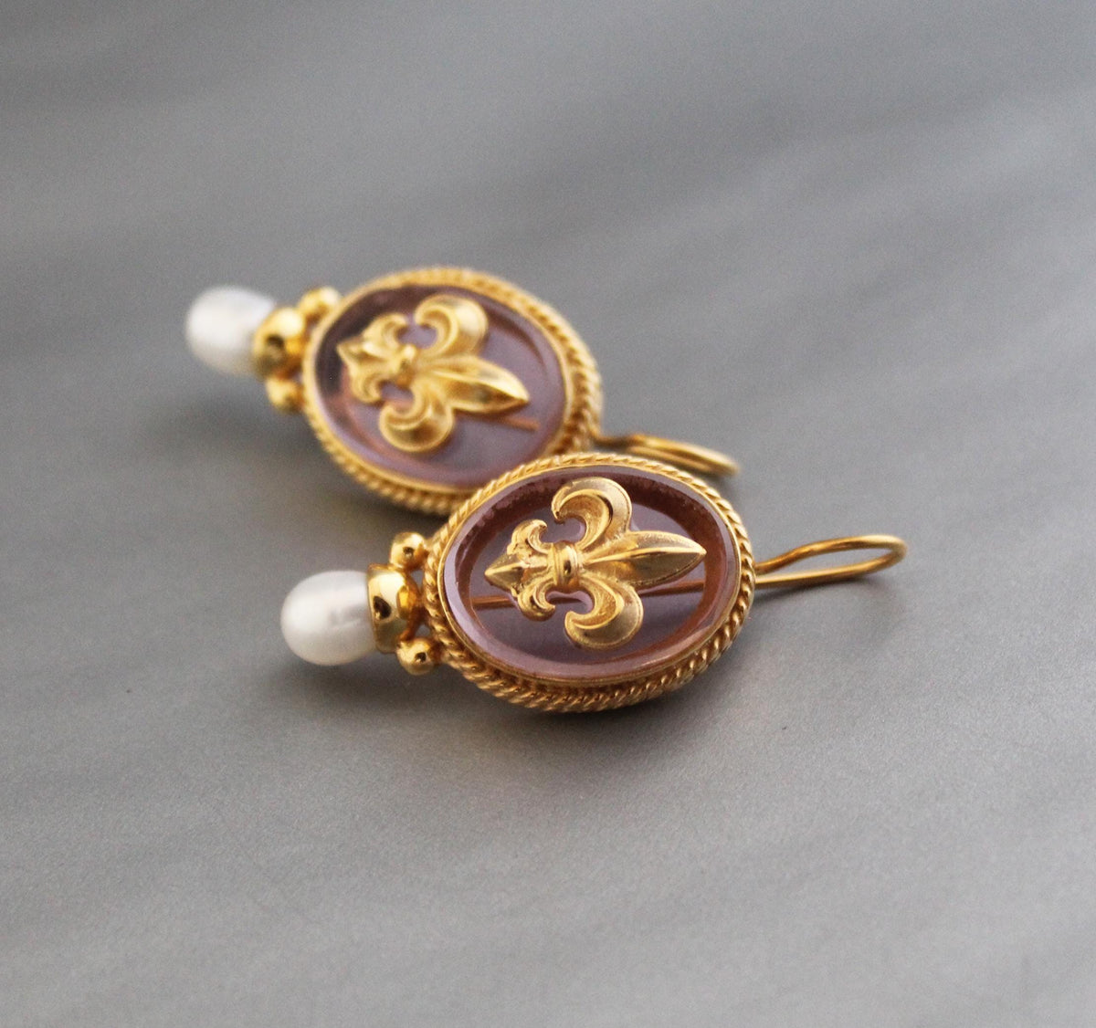 Intaglio Glass Earrings, Victorian Style with Pearls, Gold Plated, photo 5