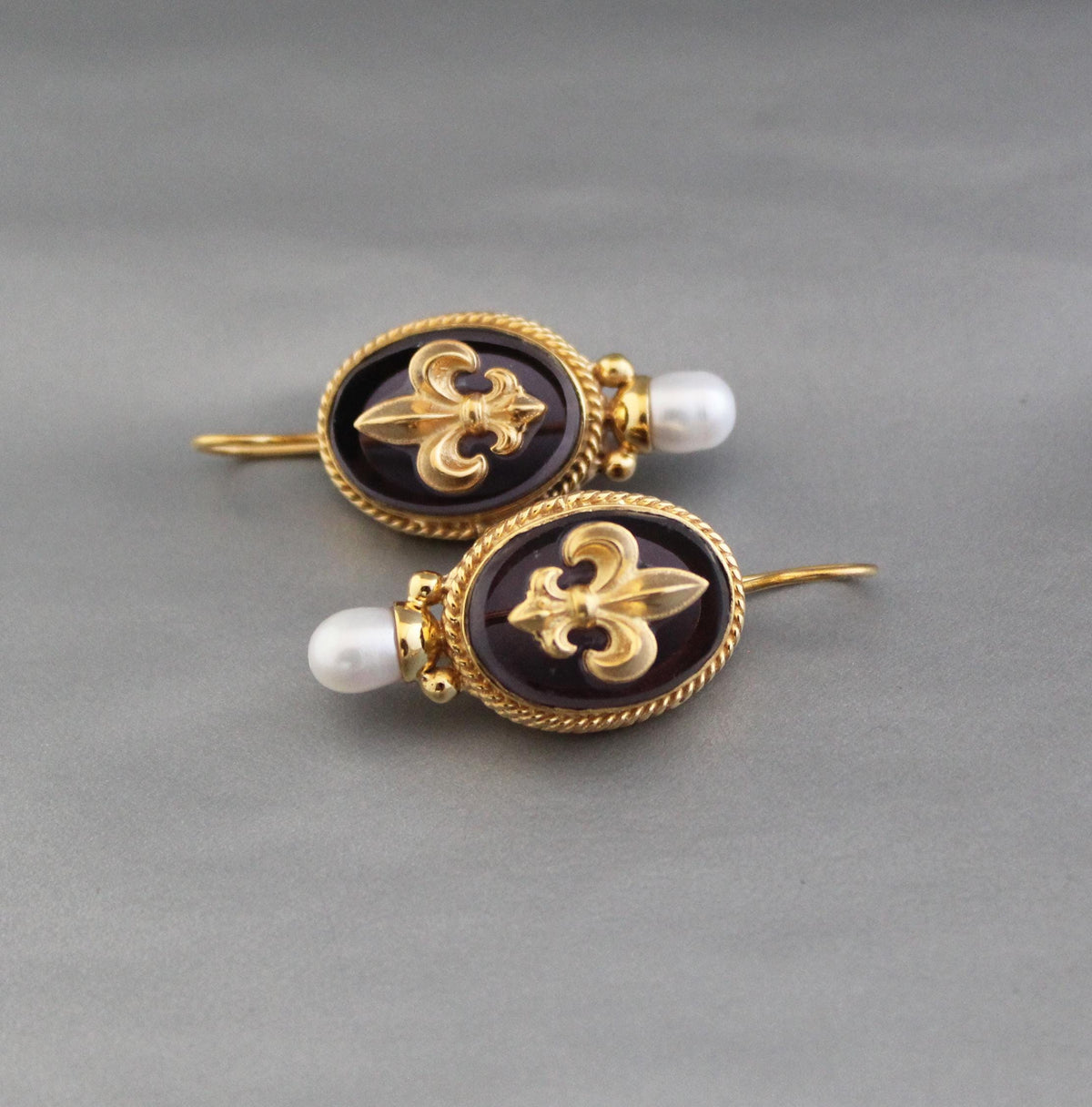 Fleur-de-lis Intaglio Earrings, Victorian Pearl Accent, Gold Plated, photo 5