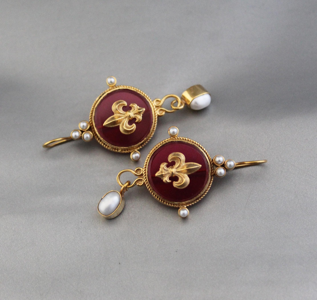Red Fleur-de-lis Intaglio Earrings, Victorian Dangles, Gold Plated, photo 9