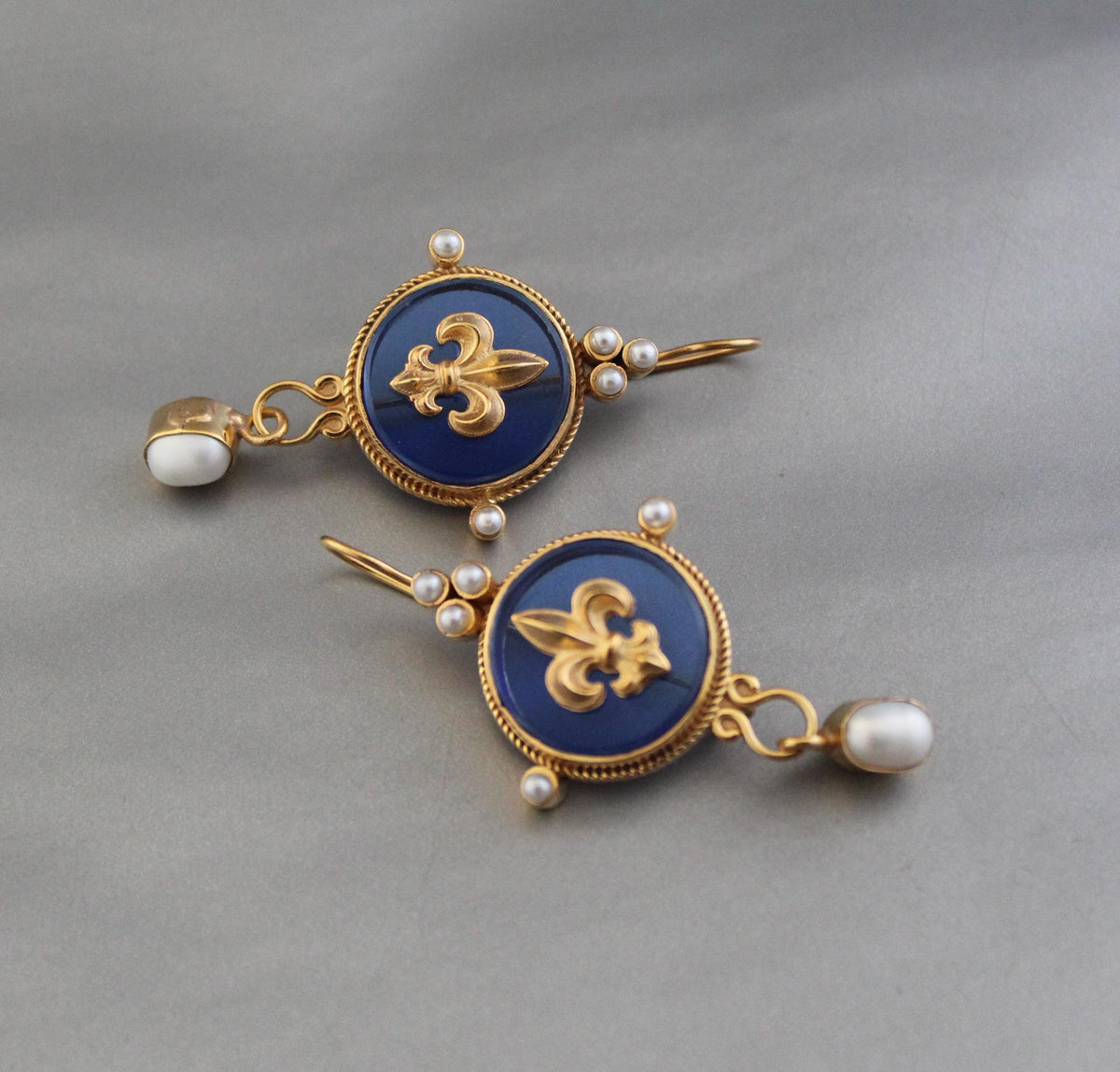Fleur-de-lis Intaglio Glass Earrings, Handmade Bridal, Gold Plated, photo 7