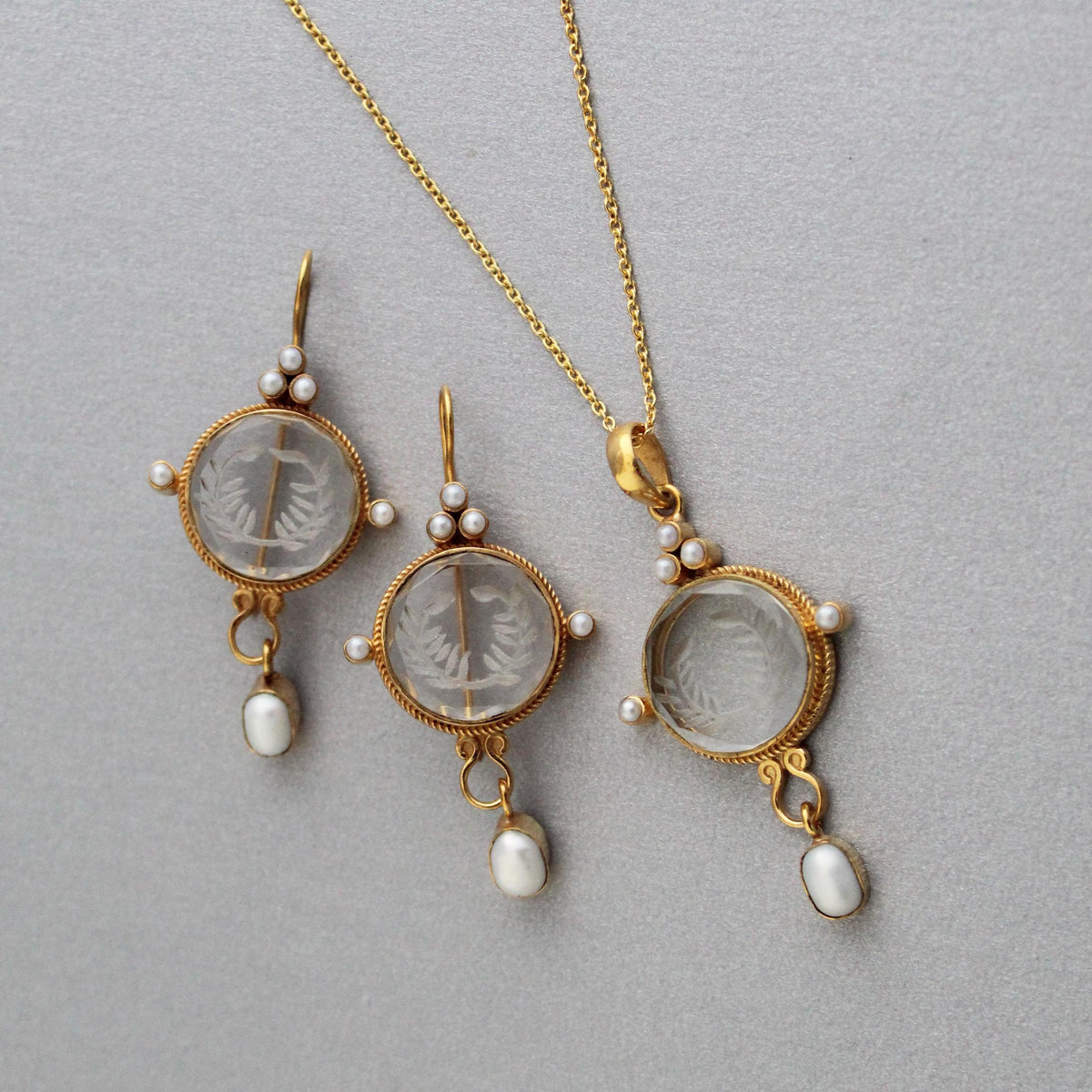 Clear Laurel Wreath Intaglio Pendant and Earrings Set, Gold Chandelier, photo 4
