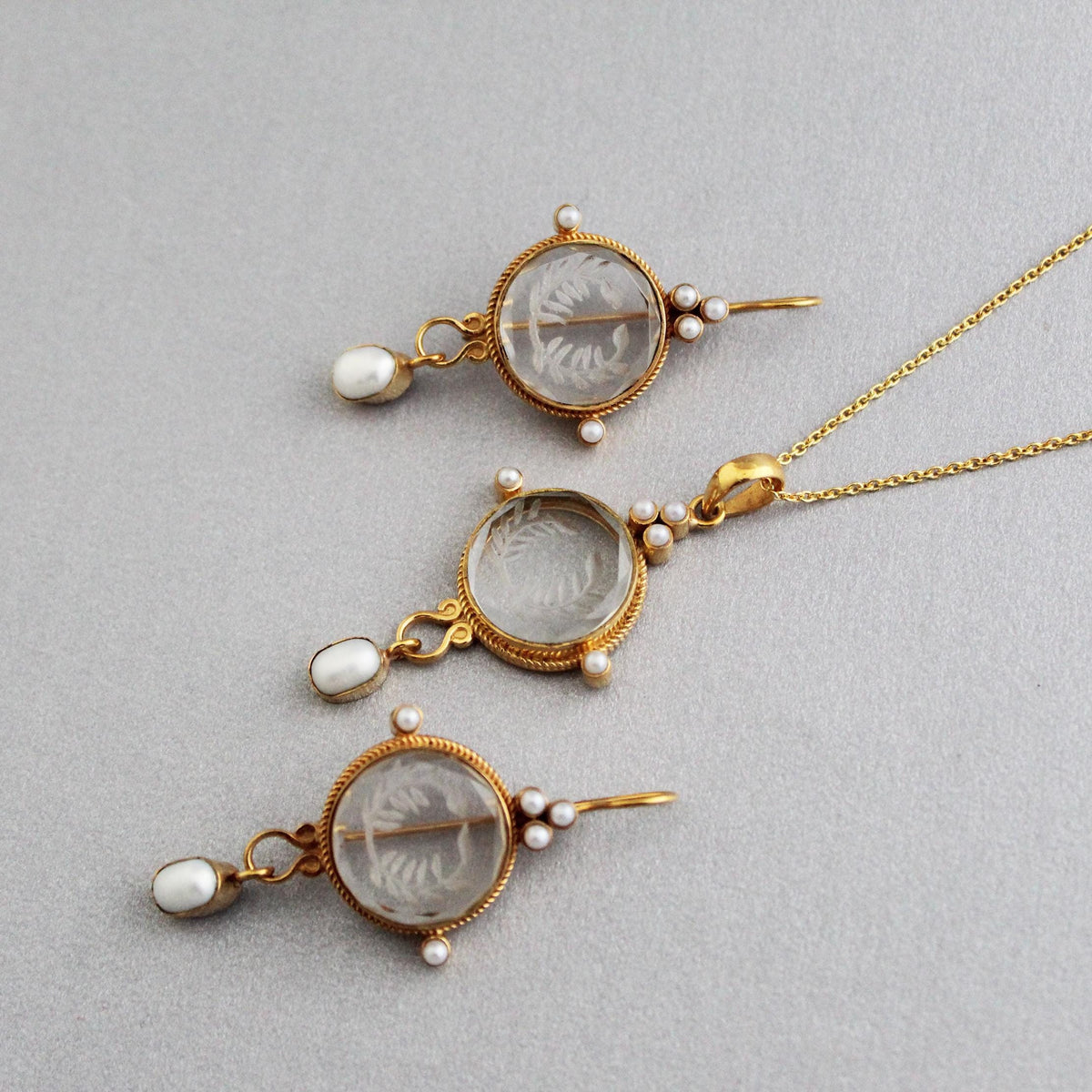 Clear Laurel Wreath Intaglio Pendant and Earrings Set, Gold Chandelier, photo 6