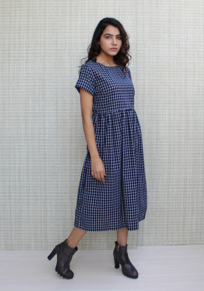 Checkered Short Sleeves Boat Neck Line Smock Linen Dress