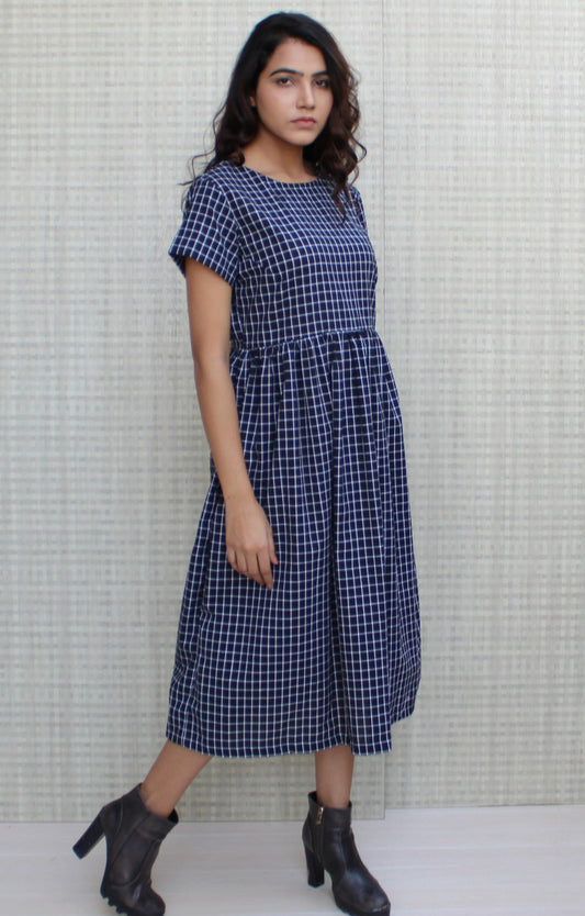 Checkered Short Sleeves Boat Neck Line Smock Linen Dress