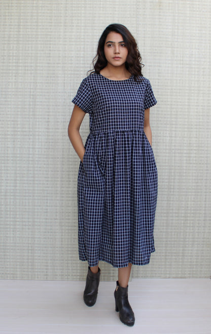 Checkered Short Sleeves Boat Neck Line Smock Linen Dress