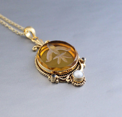 Yellow Intaglio Pendant Necklace, Edwardian Style, Brass, photo 3