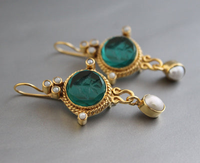 Small Green Intaglio Crystal Earrings, 1940s Cameo Style, 18K Gold, photo 4