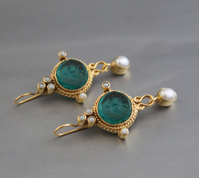 Small Green Intaglio Crystal Earrings, 1940s Cameo Style, 18K Gold, photo 5