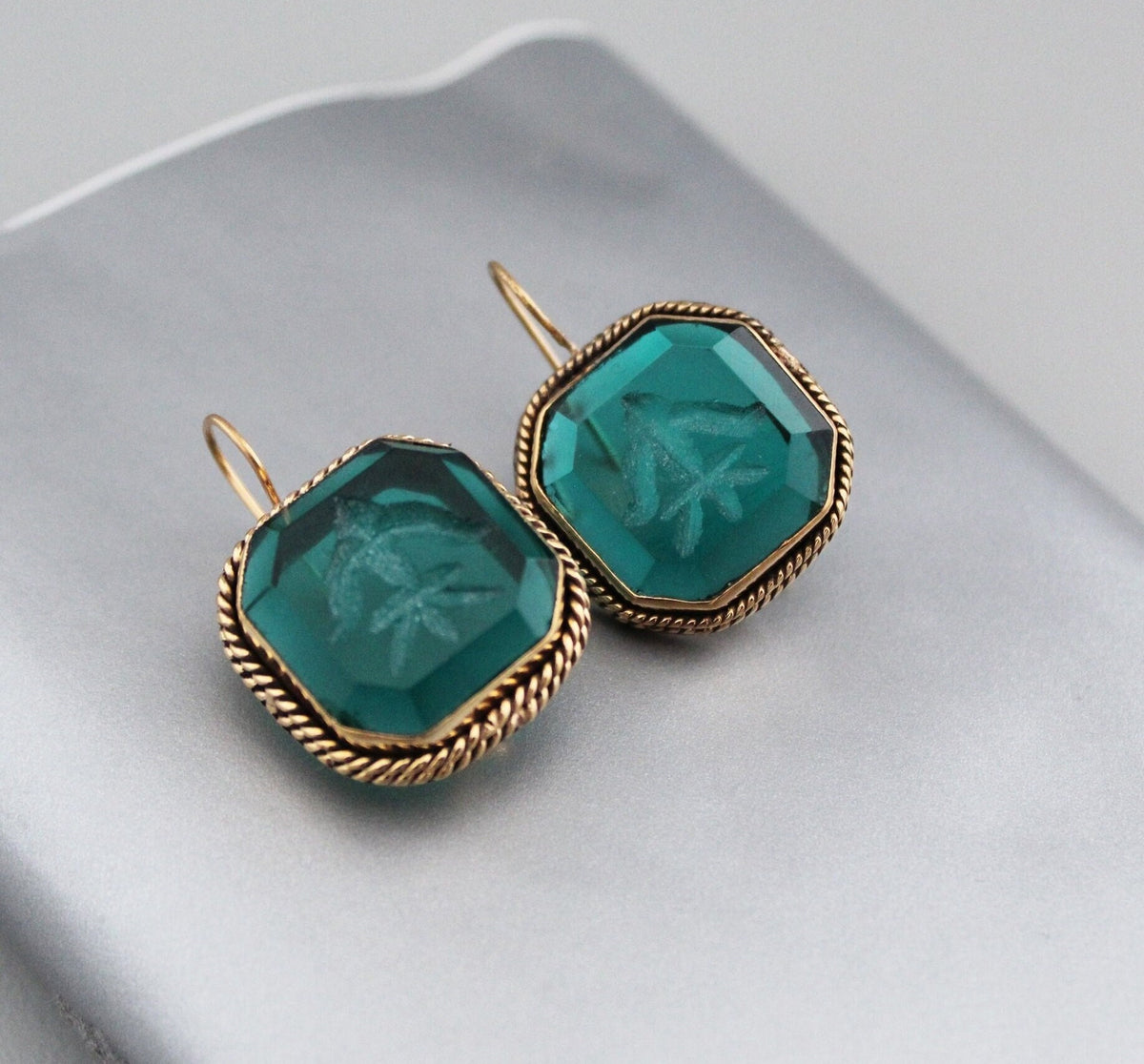 Green Glass Intaglio Earrings, Vintage Cameo Style, 18K Gold, photo 2