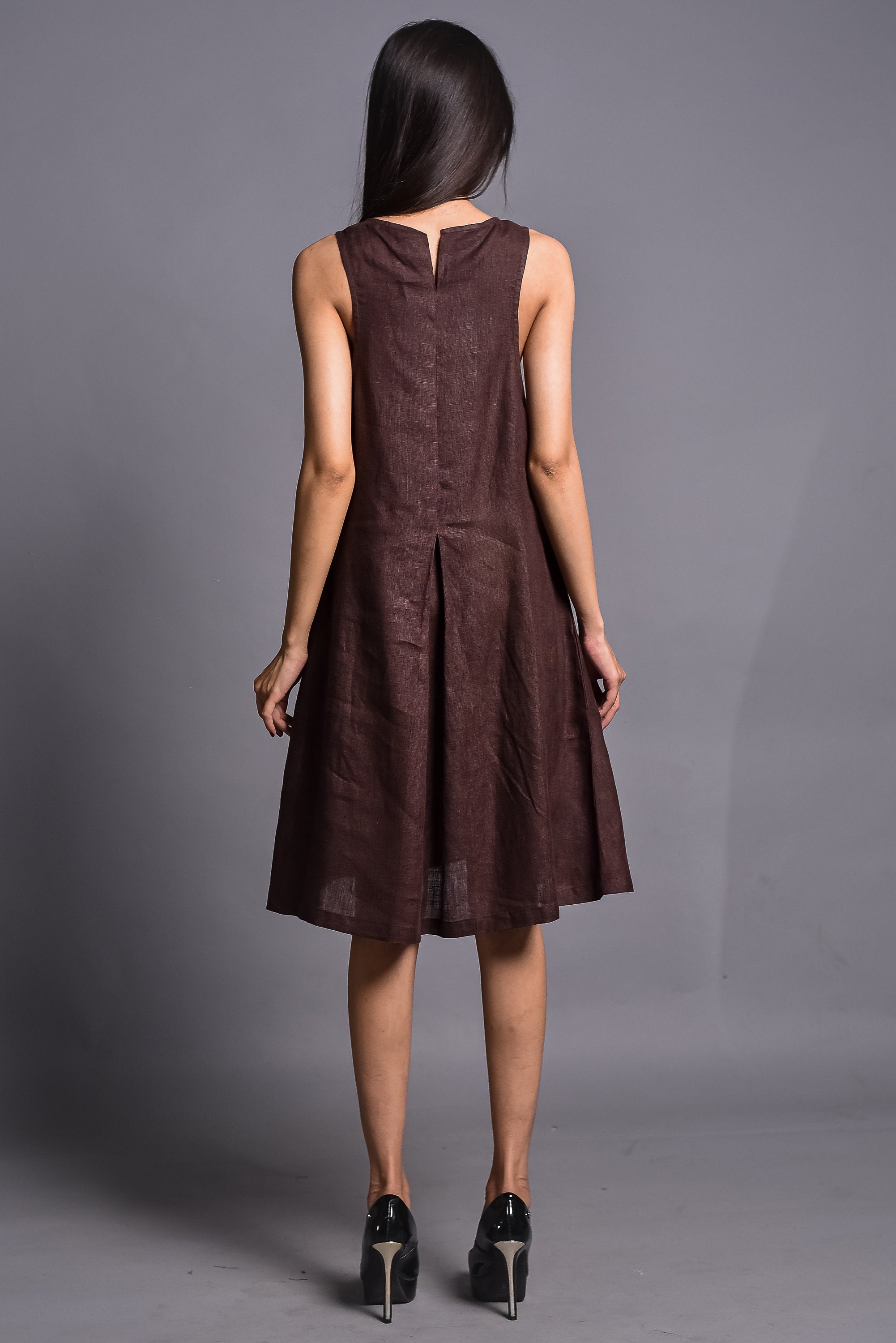 Brown Linen Tunic Dress: Sleeveless Midi Slip with Pockets