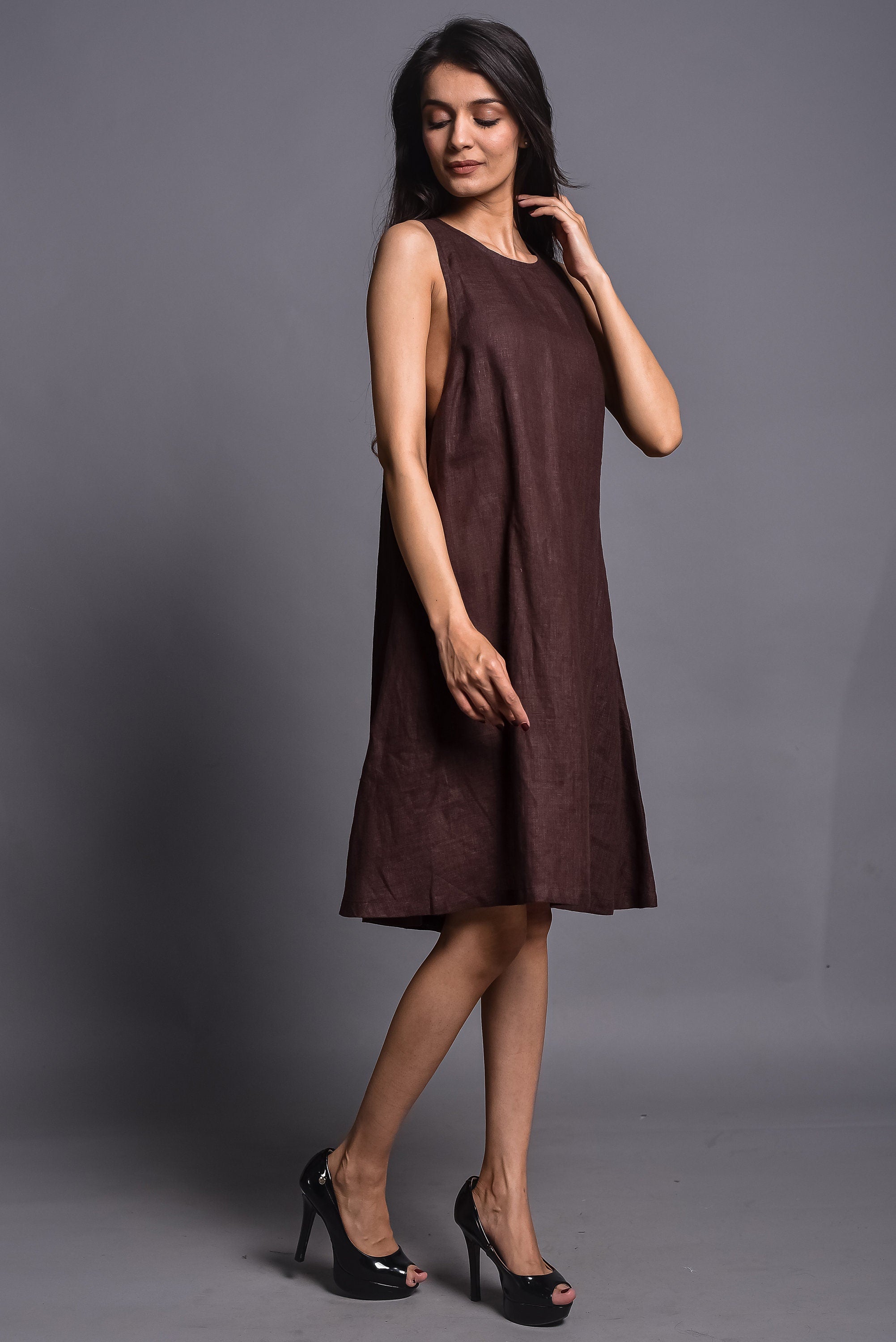 Brown Linen Tunic Dress: Sleeveless Midi Slip with Pockets