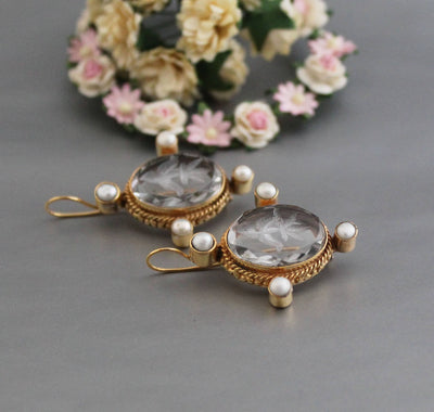 Clear Fleur-de-lis Intaglio Earrings, Carved Glass Pearl Drops, Gold Plated, photo 5