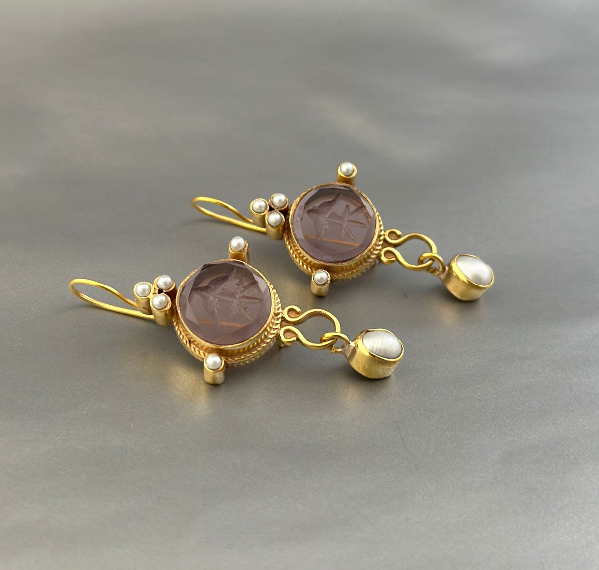 Purple Round Intaglio Earrings, 1920s Art Deco Style, Gold Plated, photo 8