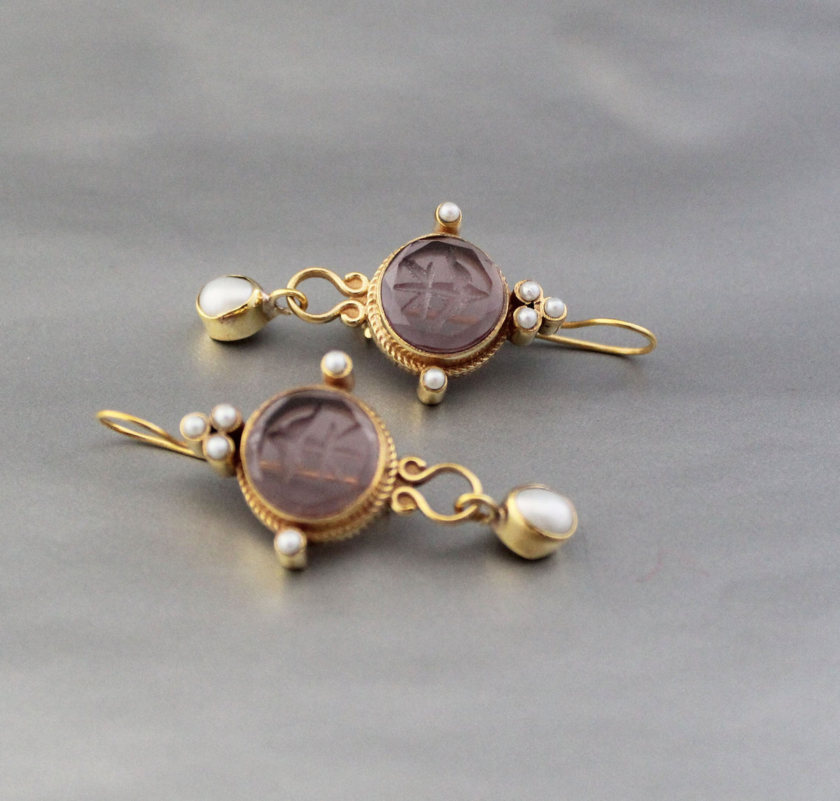 Purple Round Intaglio Earrings, 1920s Art Deco Style, Gold Plated, photo 5