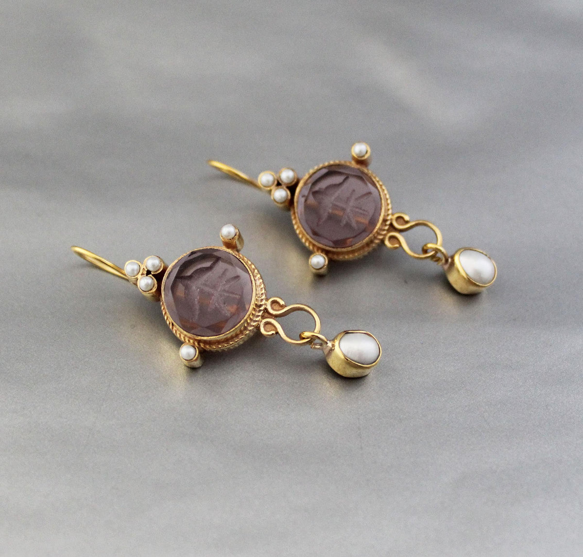 Purple Round Intaglio Earrings, 1920s Art Deco Style, Gold Plated, photo 2