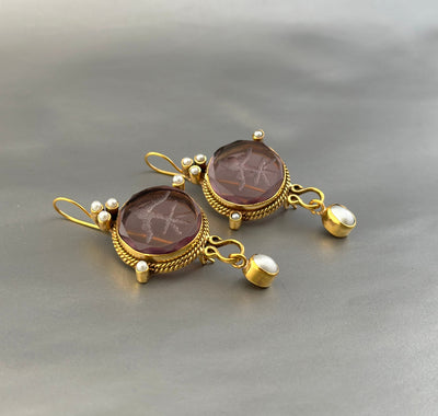 Purple Fleur-de-lis Intaglio Earrings, Gold and Pearl, photo 5