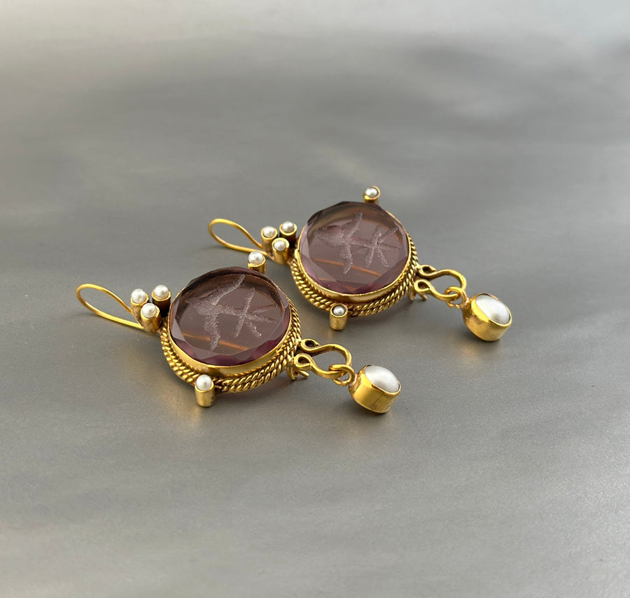 Purple Fleur-de-lis Intaglio Earrings, Gold and Pearl, photo 5