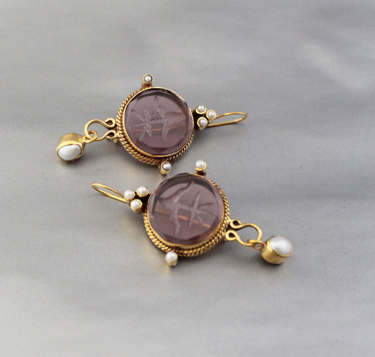 Purple Fleur-de-lis Intaglio Earrings, Gold and Pearl, photo 9