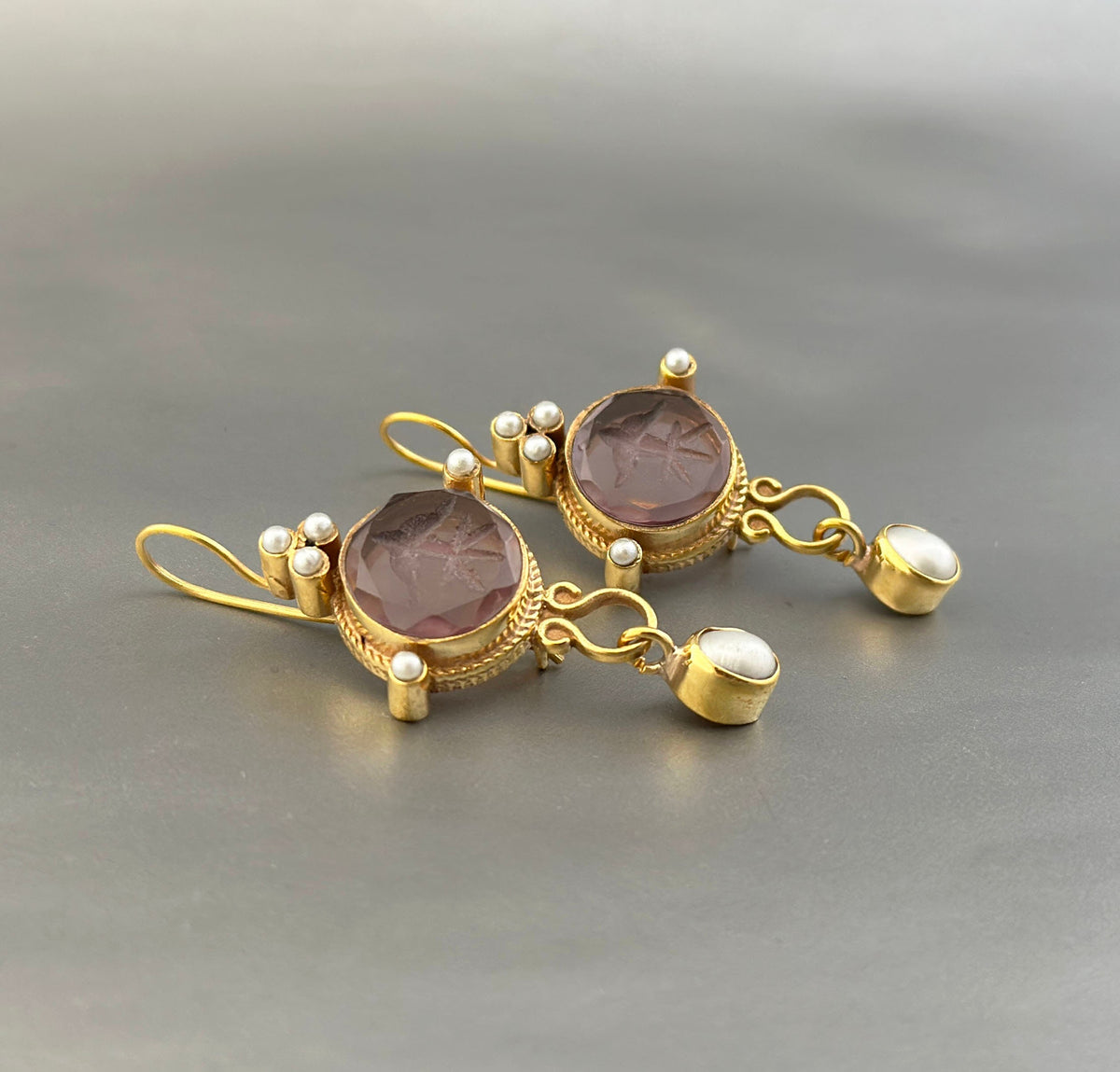 Purple Round Intaglio Earrings, 1920s Art Deco Style, Gold Plated, photo 9