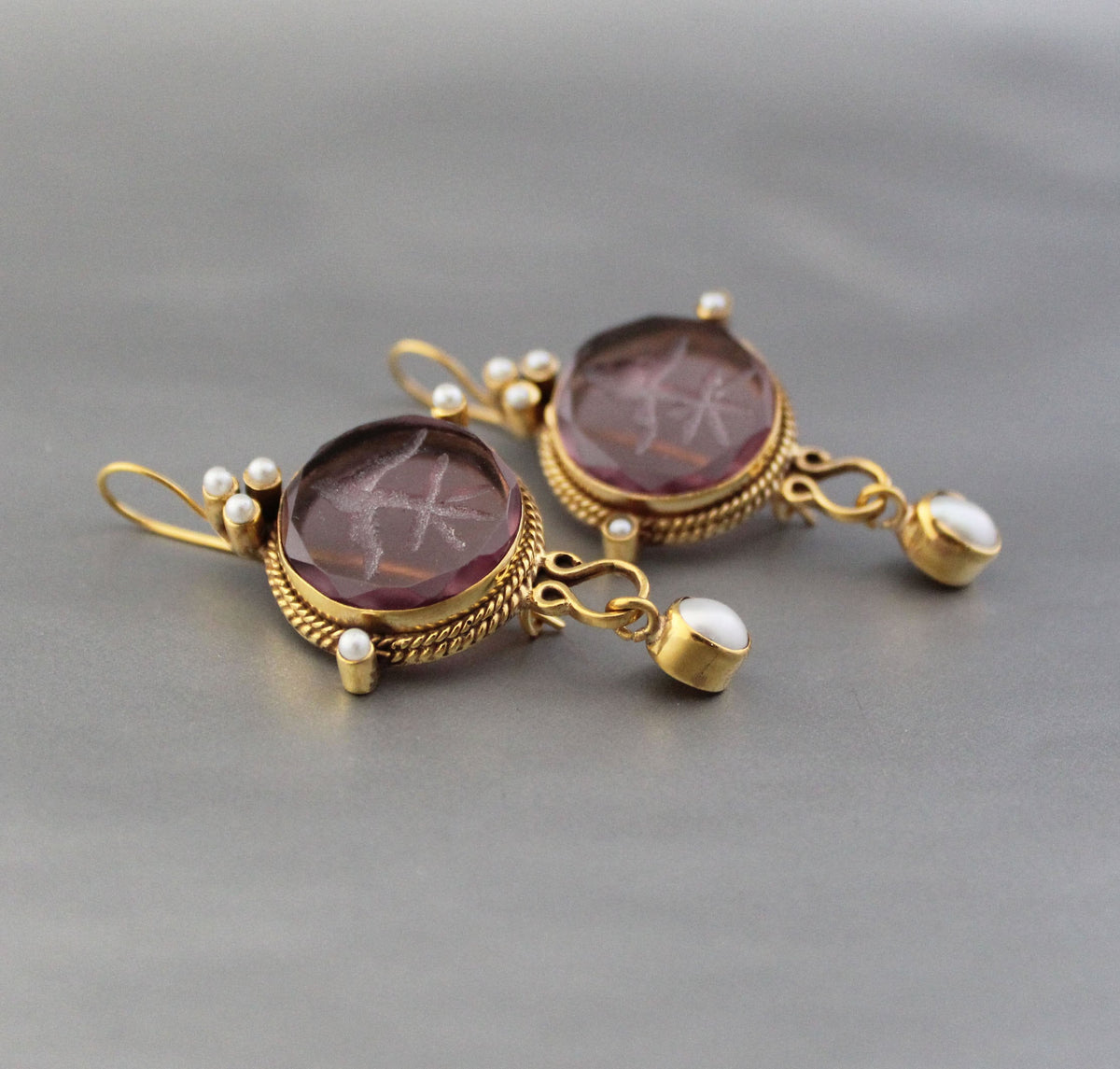 Purple Fleur-de-lis Intaglio Earrings, Gold and Pearl, photo 8