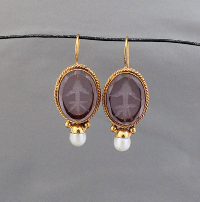 Intaglio Bridal Drop Earrings, Gold and Pearl, photo 7