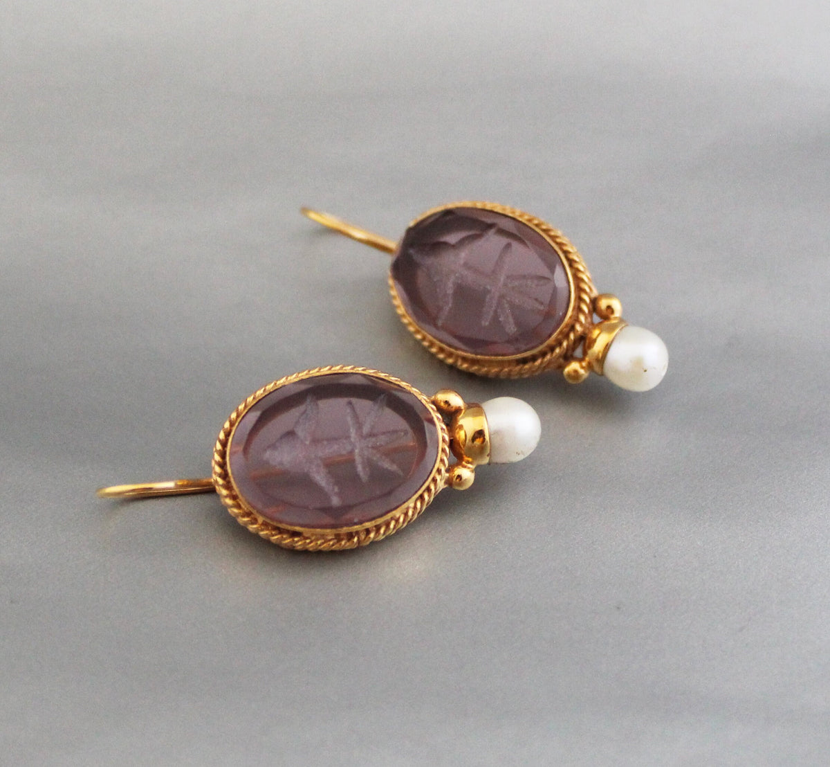 Intaglio Bridal Drop Earrings, Gold and Pearl, photo 6