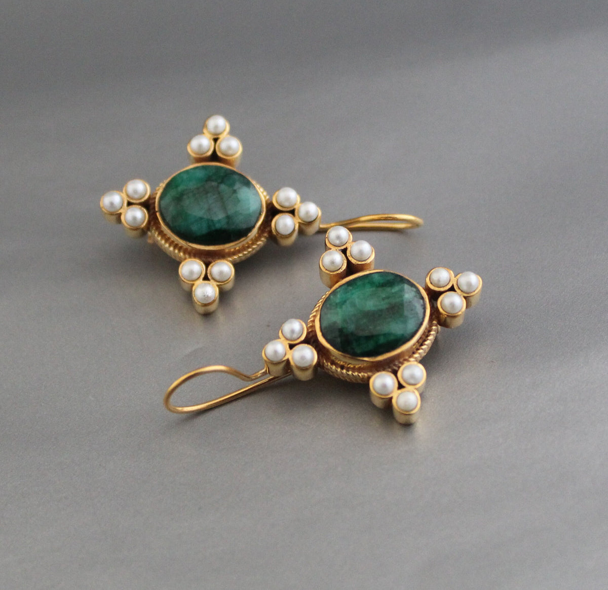 Emerald Oval Intaglio Earrings, 1920s Bridal Style, Gold, photo 5