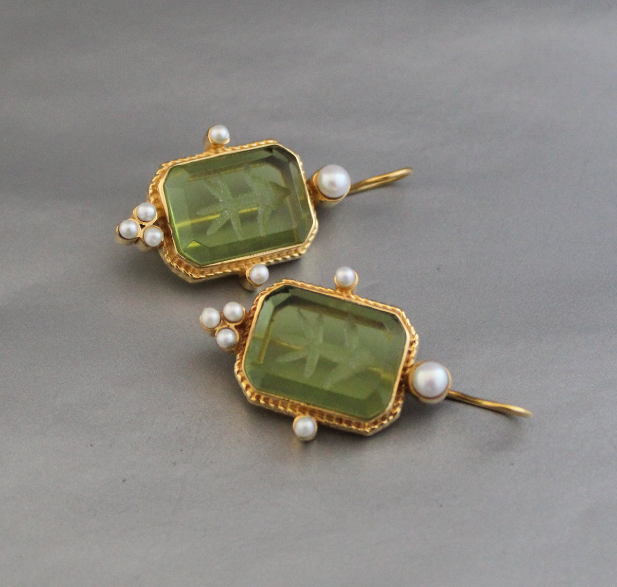 Olive Green Intaglio Crystal Earrings, Art Deco Style, Gold, photo 2