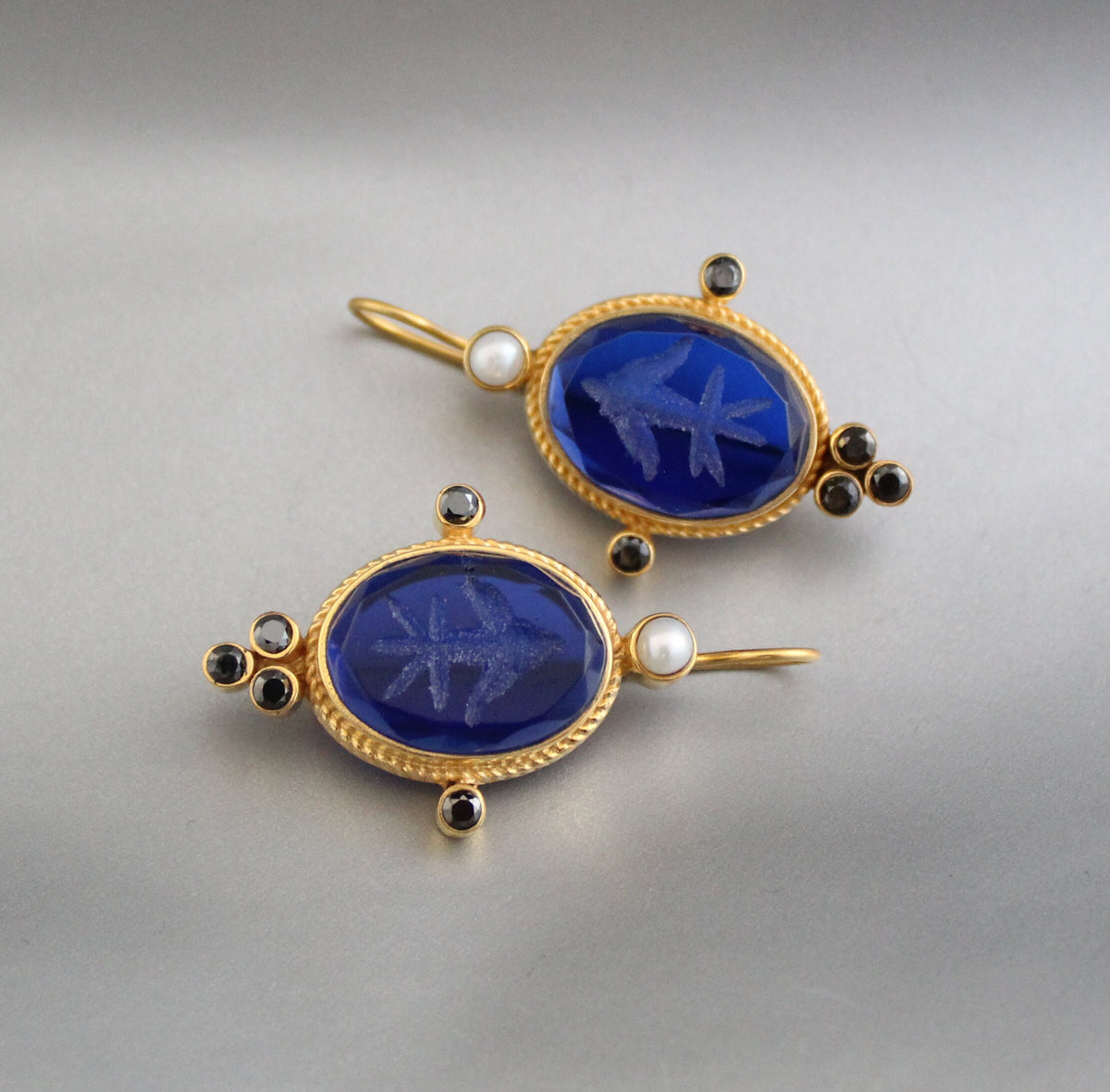 Blue Fleur-de-lis Intaglio Earrings, Vintage Gold Filled, photo 5