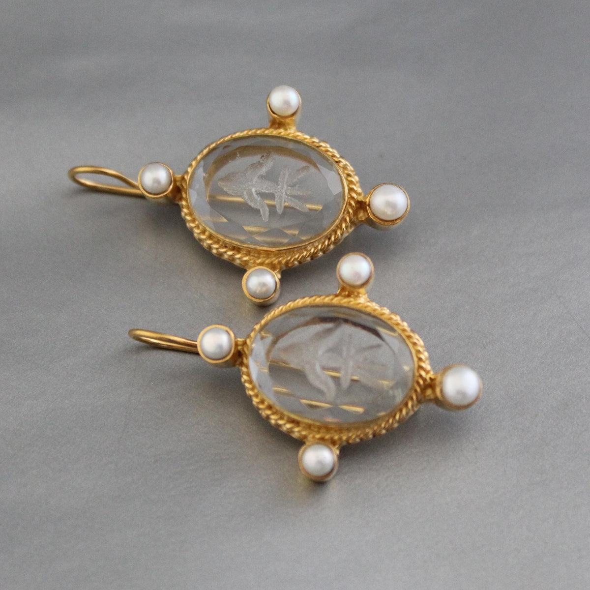 Clear Fleur-de-lis Intaglio Earrings, Carved Glass Pearl Drops, Gold Plated, photo 2