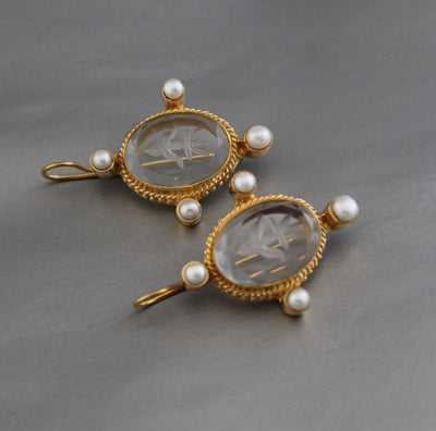 Clear Fleur-de-lis Intaglio Earrings, Carved Glass Pearl Drops, Gold Plated, photo 7