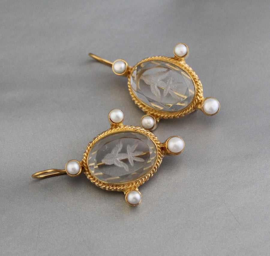 Clear Fleur-de-lis Intaglio Earrings, Carved Glass Pearl Drops, Gold Plated, photo 4