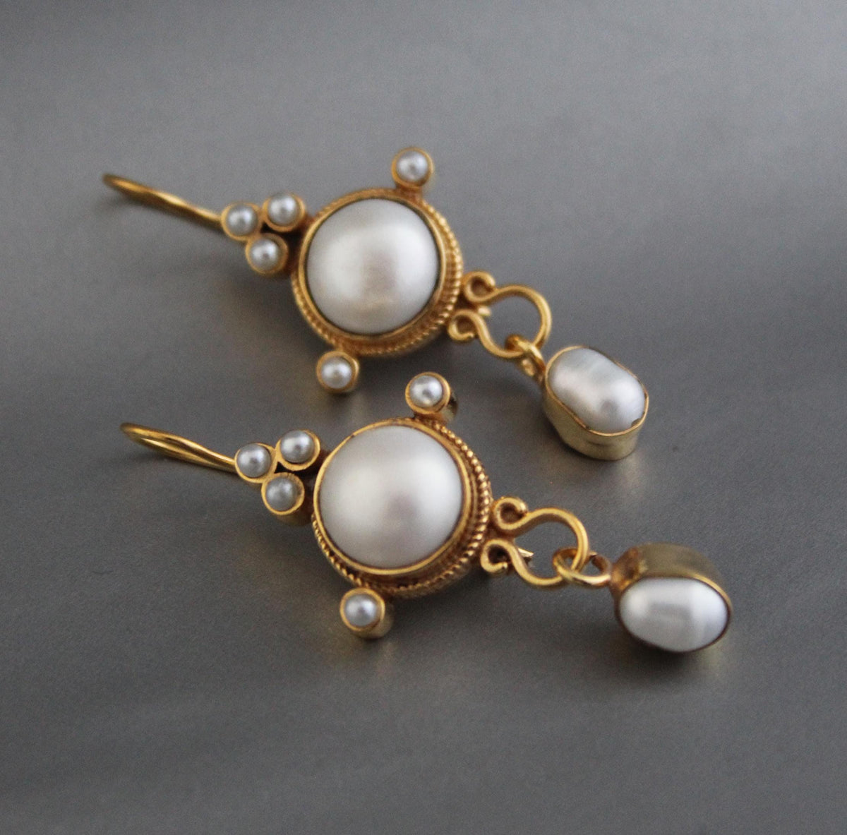 Intaglio Pearl Earrings, 1920s Vintage Style, Gold, photo 10