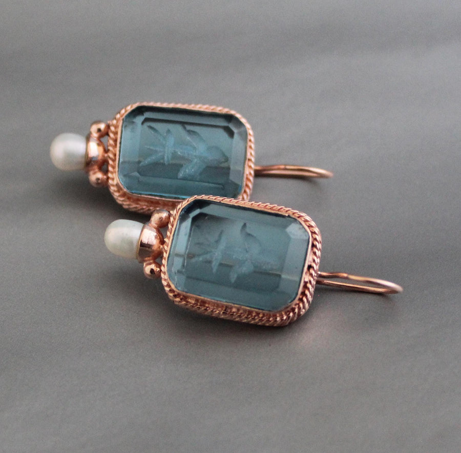 Fleur-de-lis Intaglio Earrings, Bridal Pearls, Rose Gold, photo 5