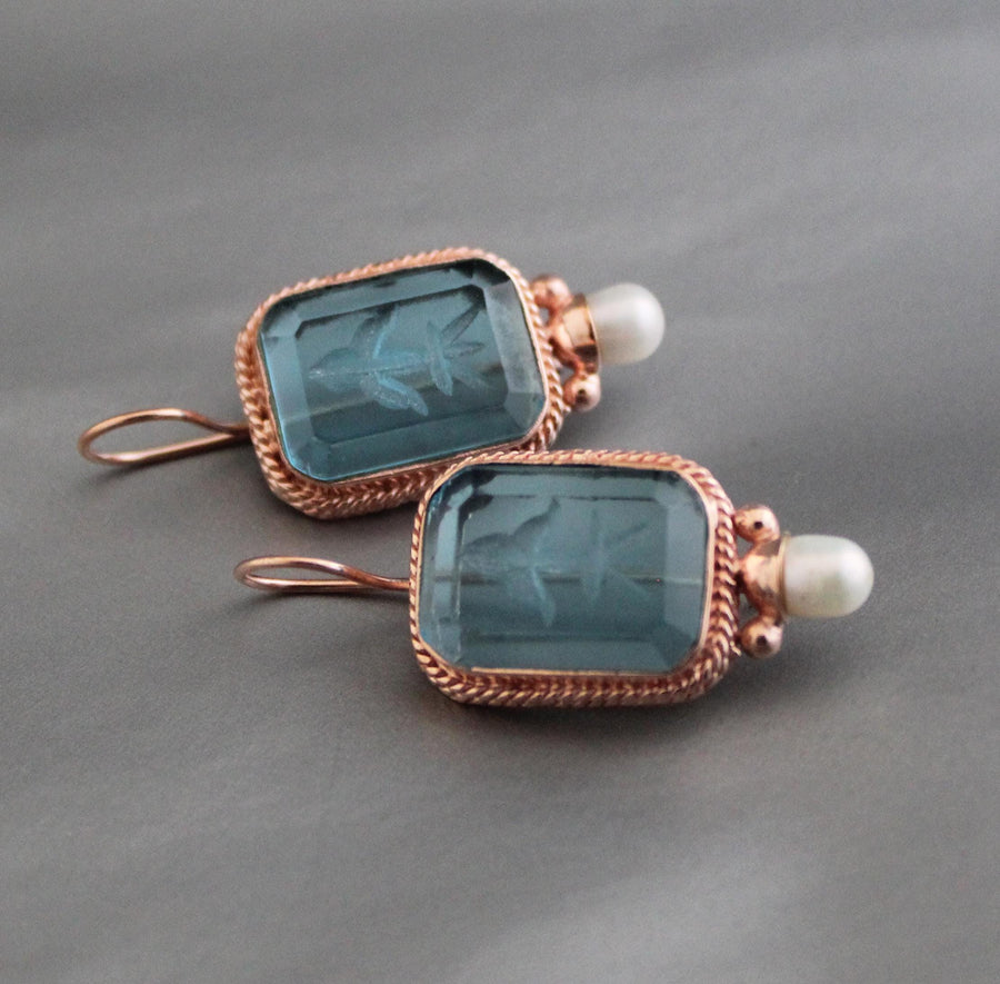 Fleur-de-lis Intaglio Earrings, Bridal Pearls, Rose Gold, photo 6