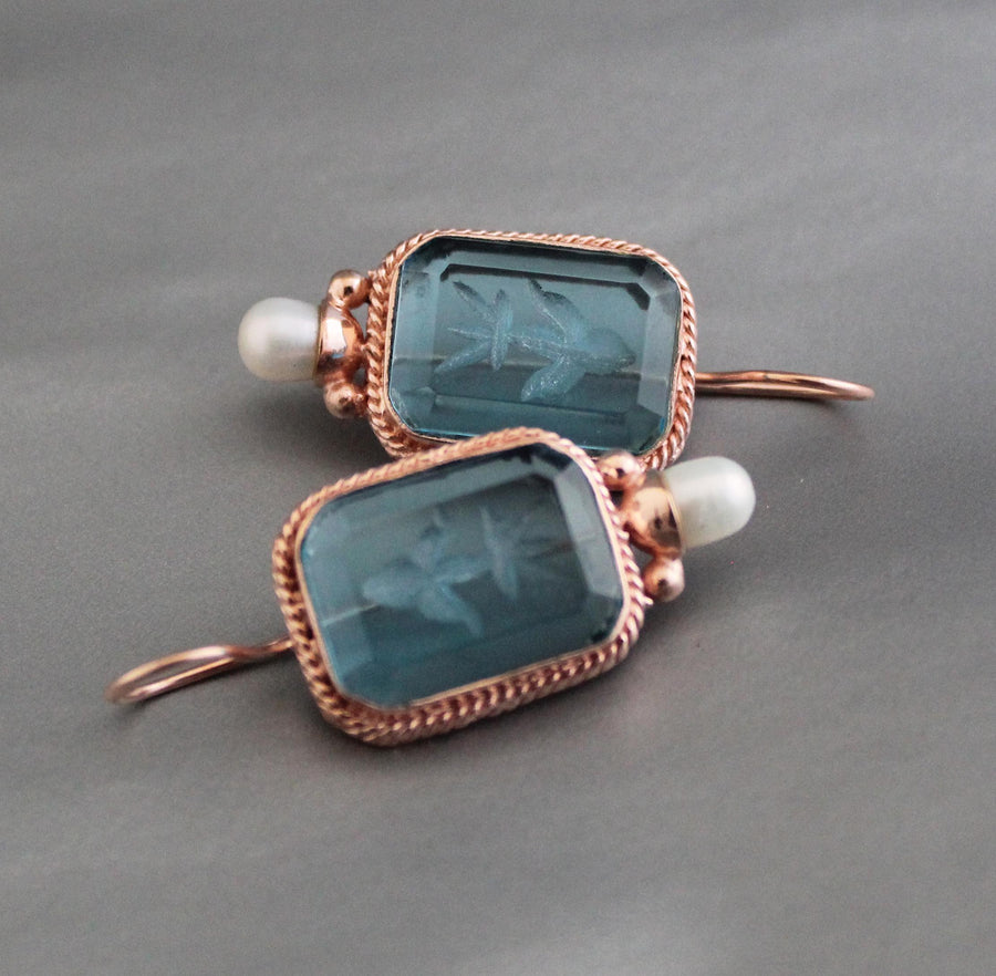 Fleur-de-lis Intaglio Earrings, Bridal Pearls, Rose Gold, photo 4