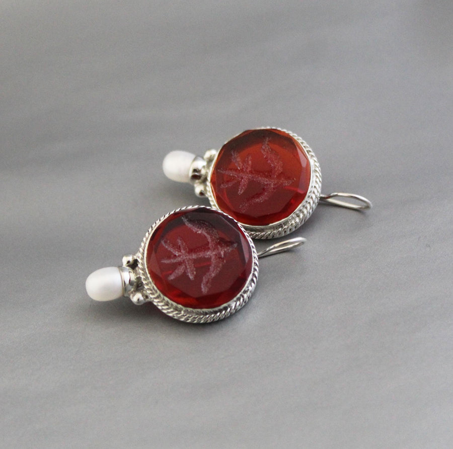 Red Crystal Fleur-de-lis Intaglio Earrings, Victorian Style, 925 Sterling Silver, photo 2
